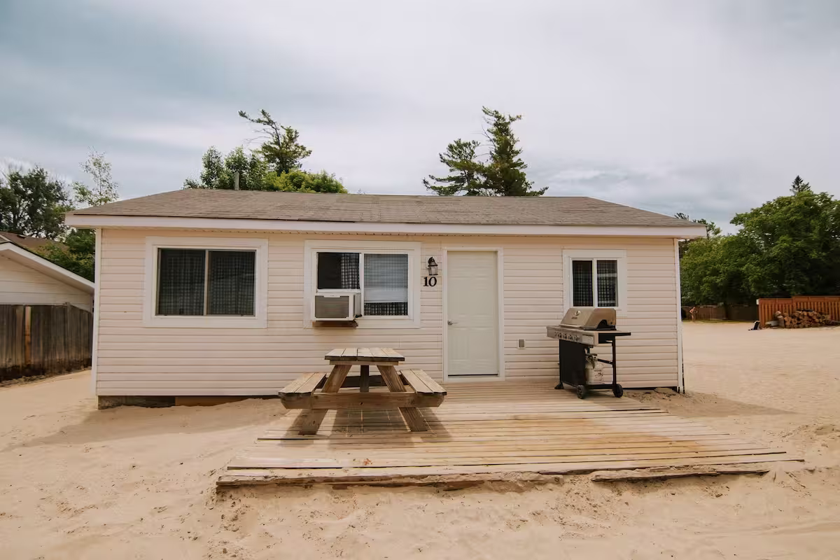 Sandpiper Beach Resort - Cottage 10 — hébergement recommandé