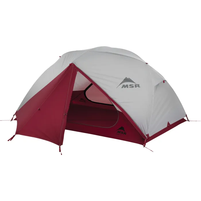 Tente MSR Elixir 2 installée sur un emplacement de camping
